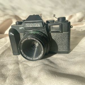 Nishika MF-3 35mm Film Camera w/Auto Fix Focus 50mm F/6 Lens UNTESTED 1980s